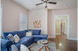 beautiful craftmans 4br 2 5ba home near downtown