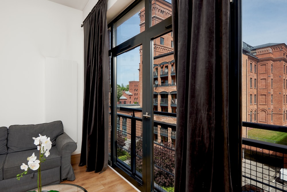 stylish and spacious studio