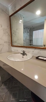 safari riviera resort