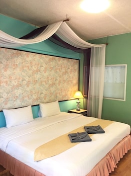 safari riviera resort