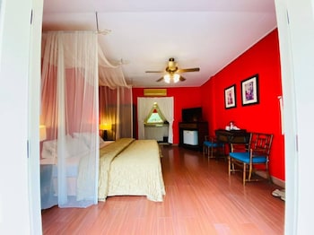 safari riviera resort