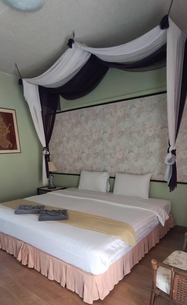 safari riviera resort