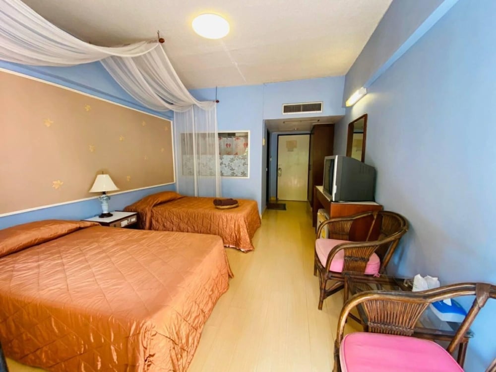 safari riviera resort