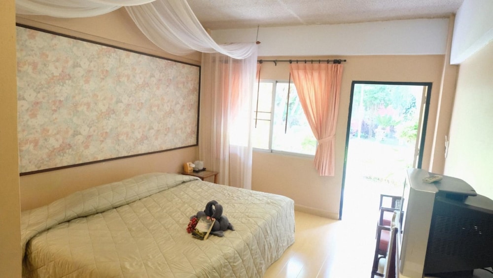 safari riviera resort