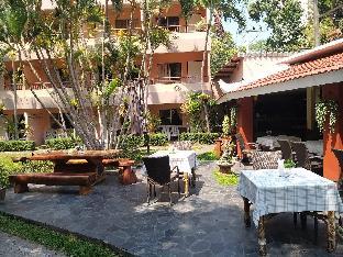 safari riviera resort
