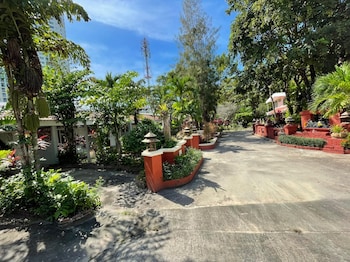 safari riviera resort