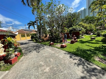 Safari Riviera Resort,Chonburi>>Ban Bang Kalo,3 star