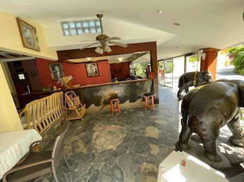 safari riviera resort