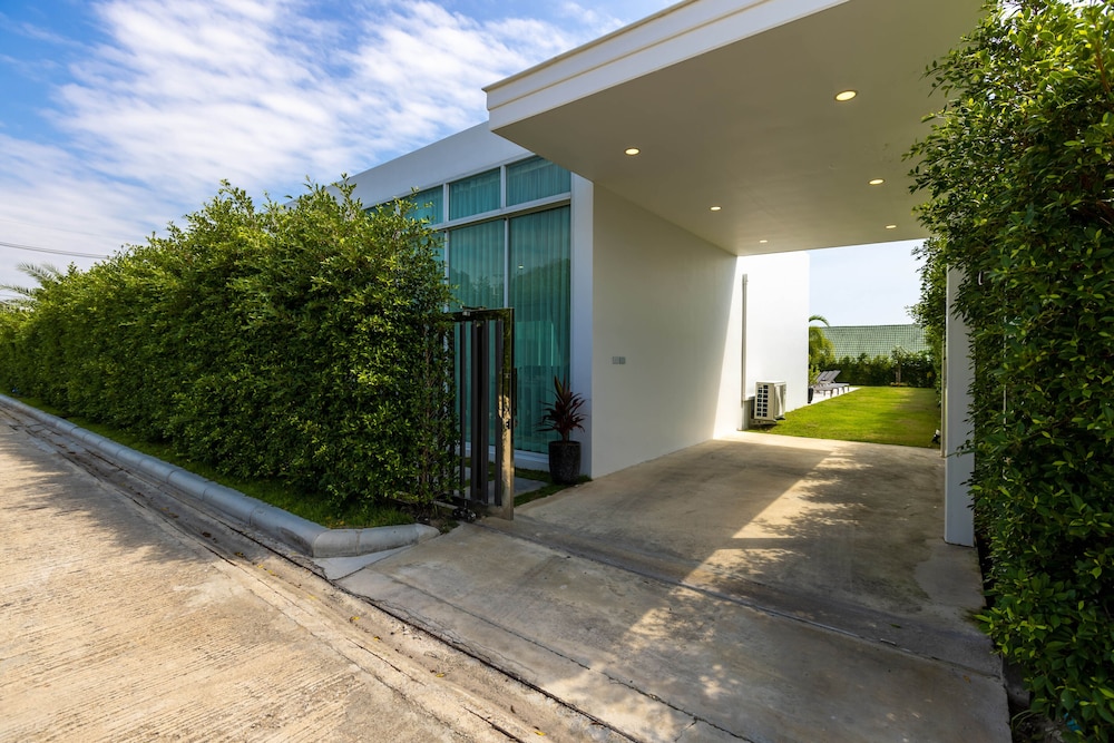 modern 4 bedroom pool villa pmk a2