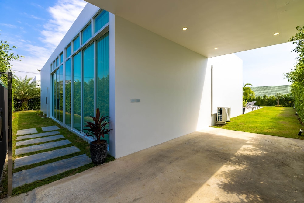 modern 4 bedroom pool villa pmk a2