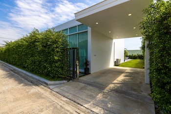 modern 4 bedroom pool villa pmk a2