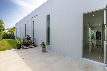 modern 4 bedroom pool villa pmk a2