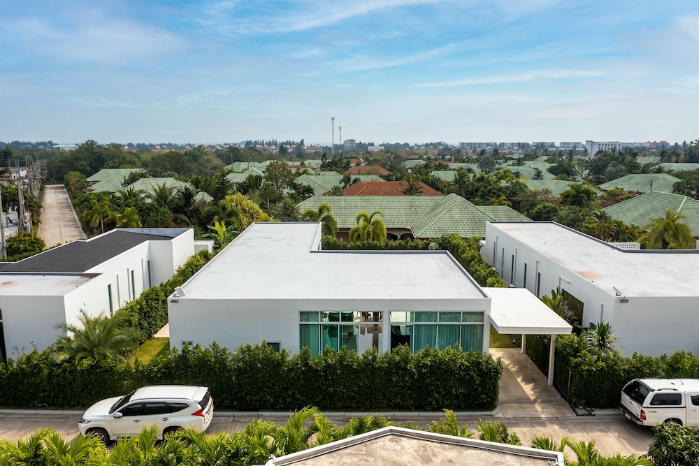 modern 4 bedroom pool villa pmk a2