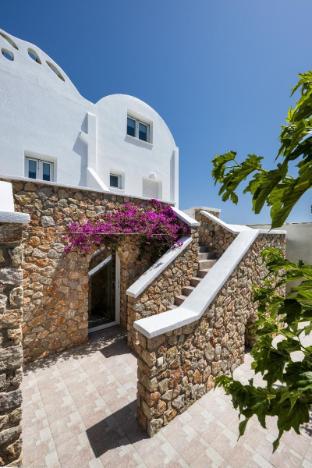aelia luxury suites