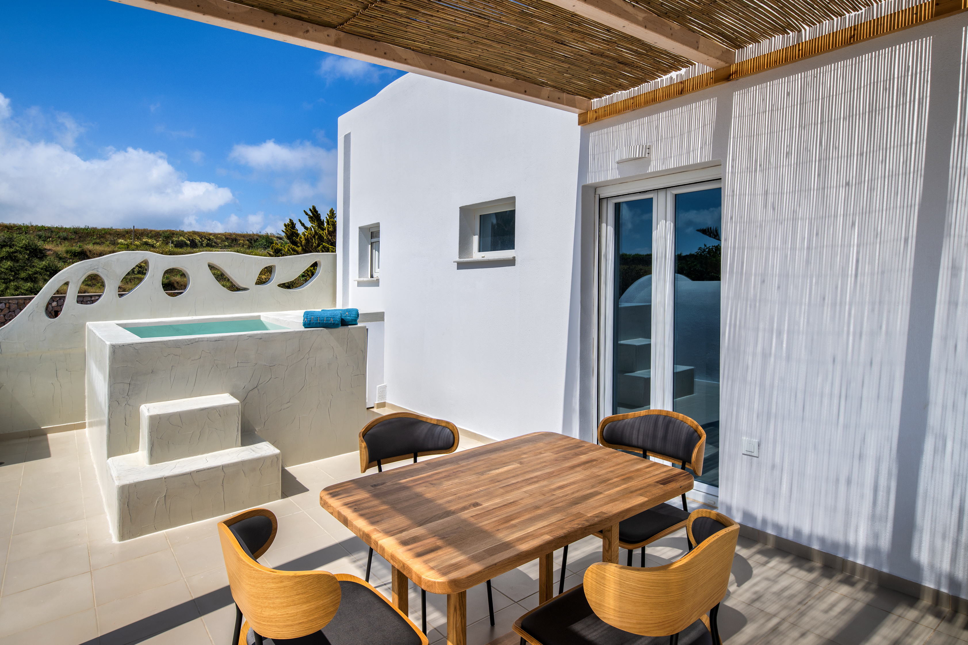 aelia luxury suites