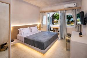 aelia luxury suites