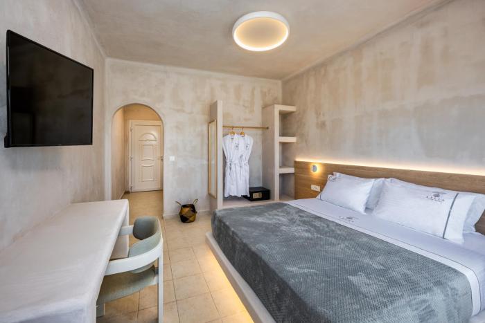 aelia luxury suites