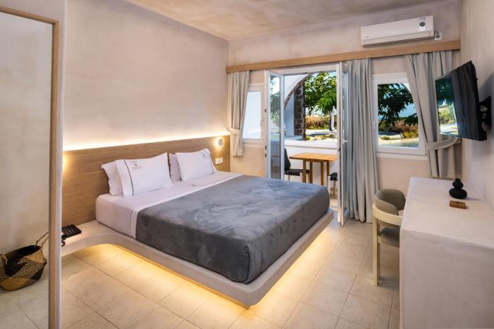 aelia luxury suites