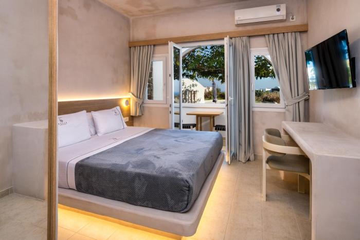 aelia luxury suites