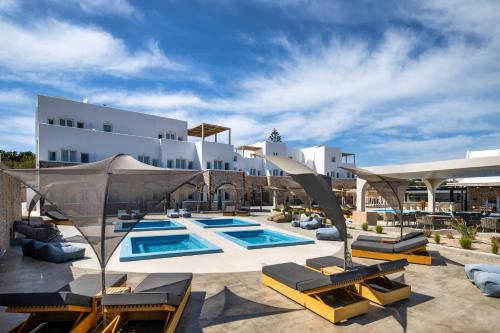 aelia luxury suites