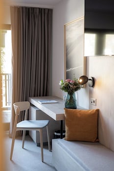 victoria hotel and residence