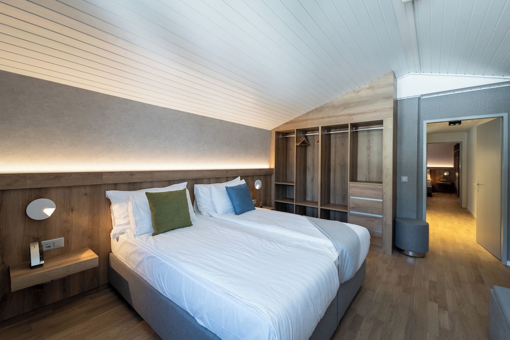 victoria hotel and residence