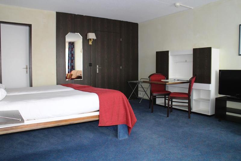 Victoria Hotel & Residence,,4 star