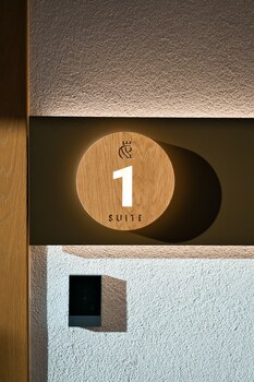 capital luxury suites