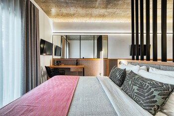 capital luxury suites