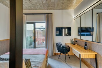 capital luxury suites