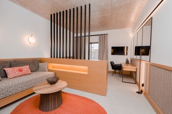 capital luxury suites