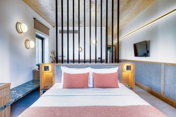 capital luxury suites