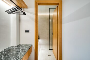 capital luxury suites