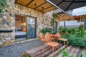 capital luxury suites