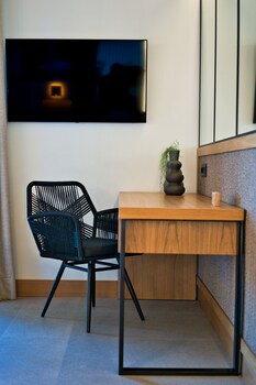 capital luxury suites