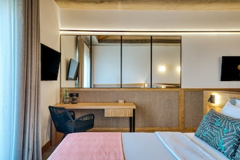 capital luxury suites