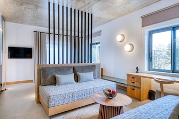 capital luxury suites