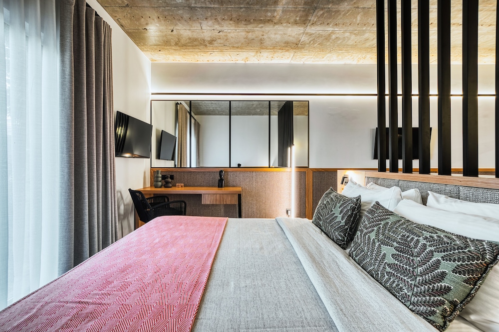 capital luxury suites