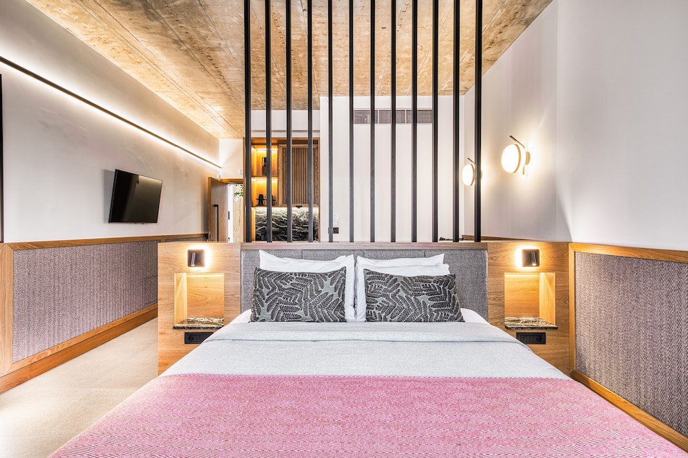 capital luxury suites