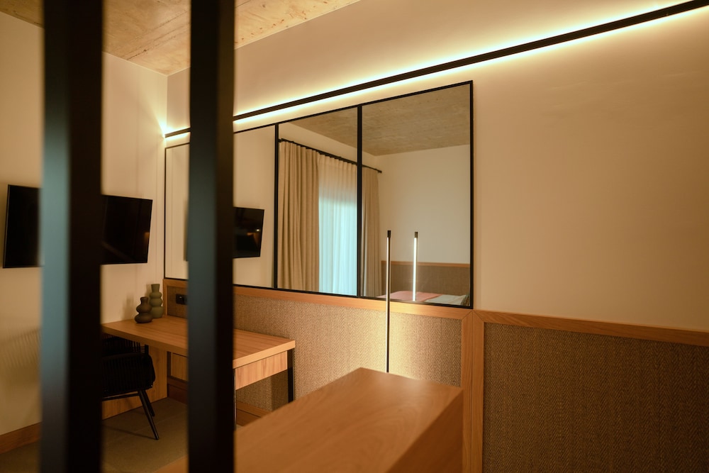 capital luxury suites