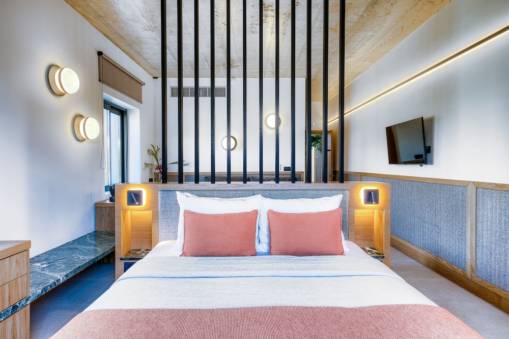 capital luxury suites