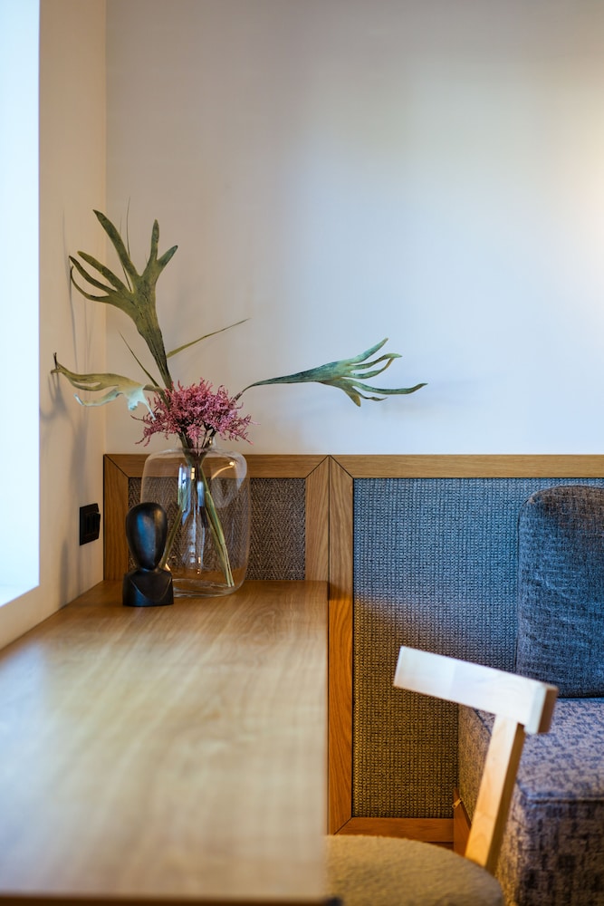 capital luxury suites