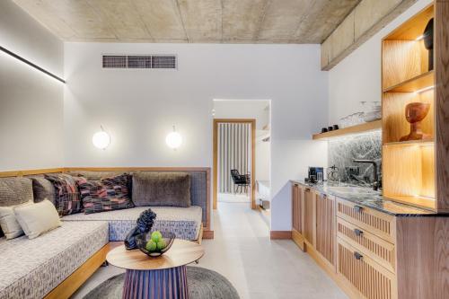 capital luxury suites