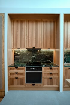 capital luxury suites