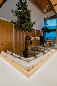 capital luxury suites