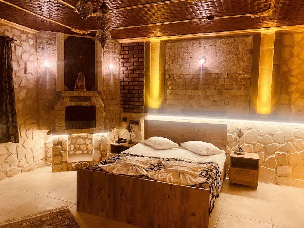 aysultan stone house