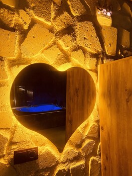 aysultan stone house