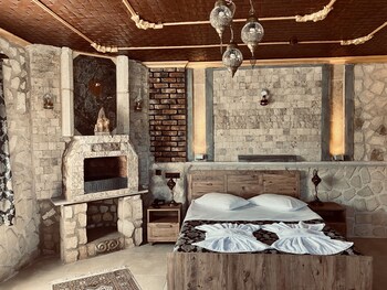 aysultan stone house