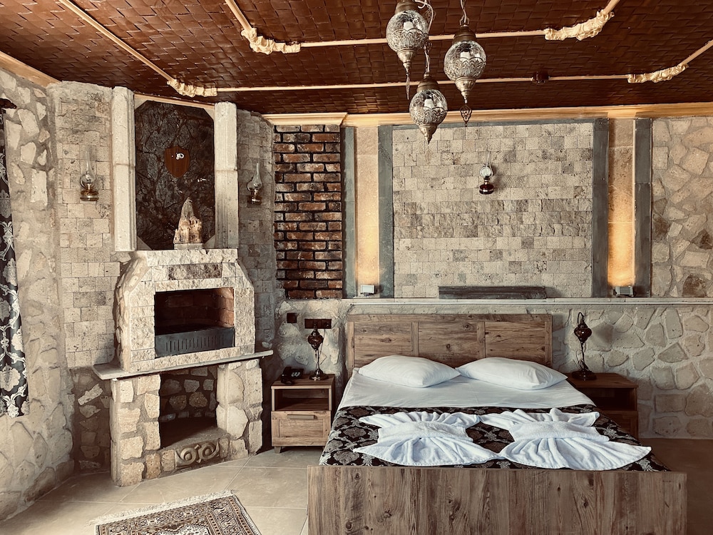 aysultan stone house