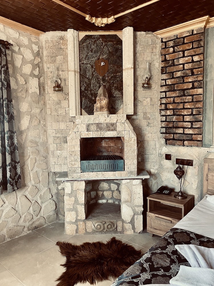 aysultan stone house